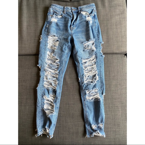 American Eagle Ripped Mom Jeans- Size 4